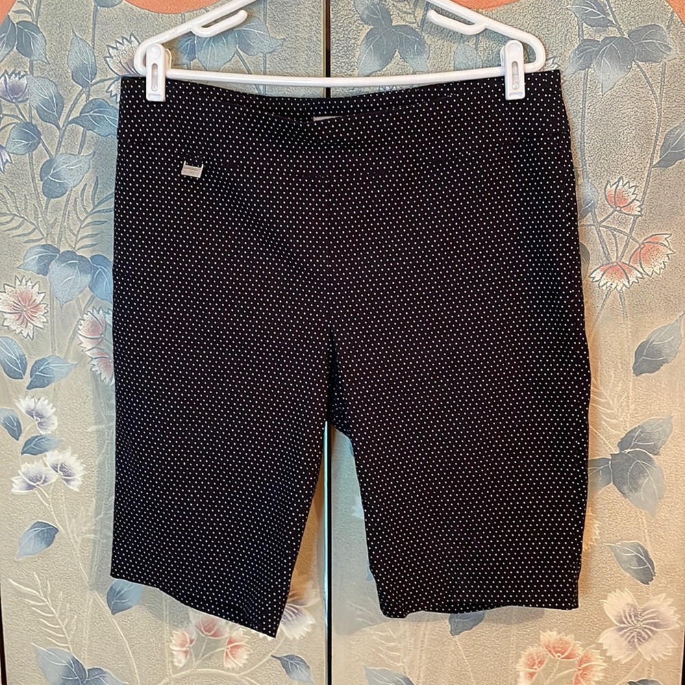 Philosophy Polka Dot Pull On Stretch Bermuda in Onyx